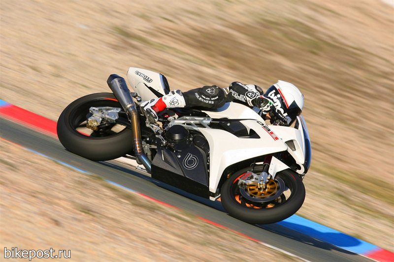 Рубен Ксаус испытал мотоциклы Bimota Moto2 и WSBK