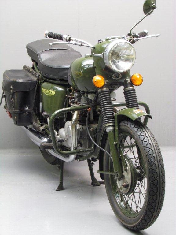 Ретро мотоцикл Triumph 3TA 1967