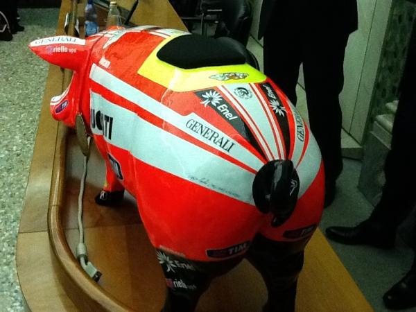 Свинка Desmoporko - новый талисман Ducati