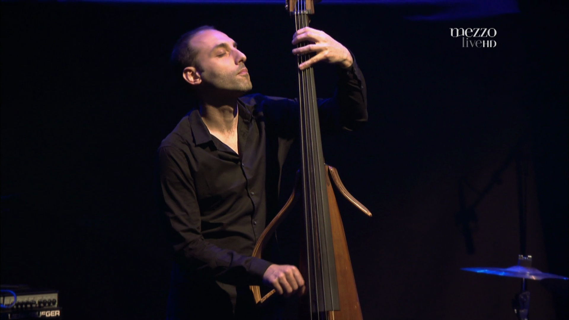 2011 Giovanni Mirabassi Trio - at Jazz sous les Pommiers [HDTV 1080i] 0